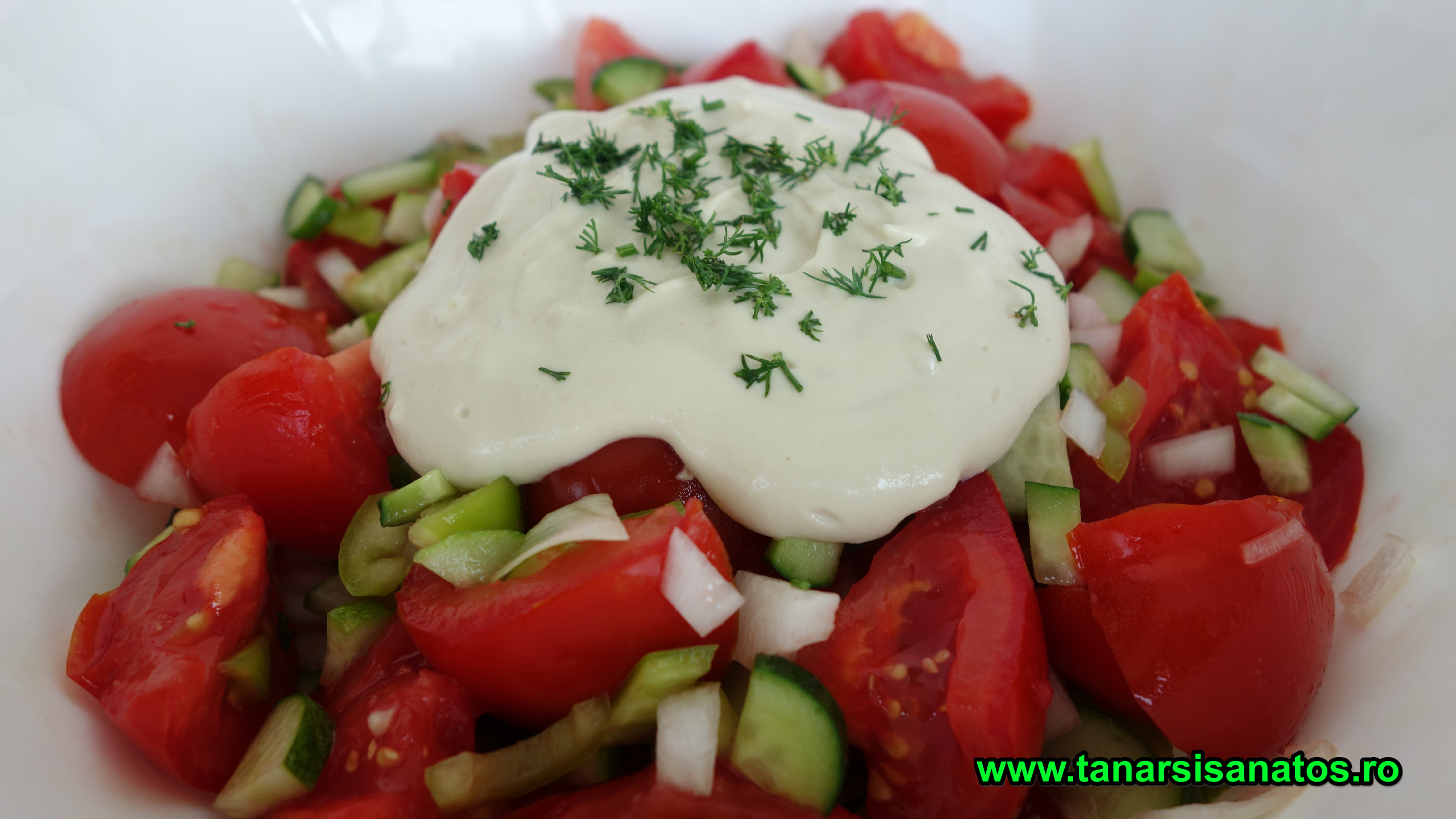 Salata de vara cu sos tahini TSS